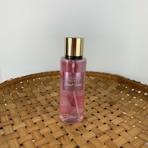 Victoria’s Secret Velvet Petals Mist